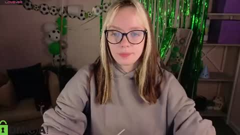 Snapshot of rockett_bunny chatting on 07-08-26, 12:59 Rockett online show from 07-08-26, 12:59