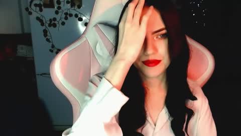 Sophie  online show from 12-18-24, 05:10