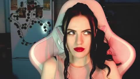 Sophie  online show from 12-19-24, 04:35