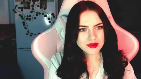 Sophie  online show from 12-20-24, 01:33