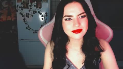 Sophie  online show from 12-31-24, 04:35