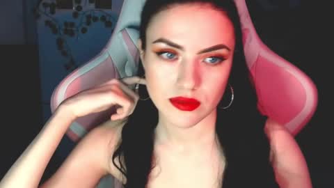 Sophie  online show from 01-04-25, 01:42