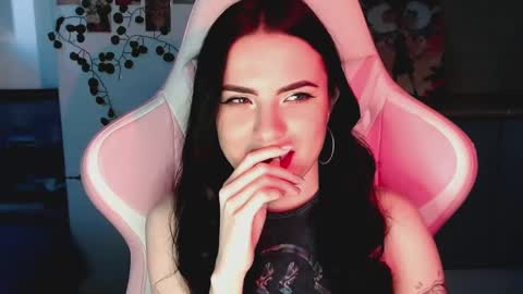 Sophie  online show from 03-07-25, 01:18