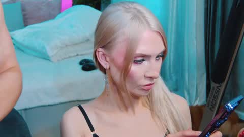 Lina and Den online show from 10-12-25, 09:30