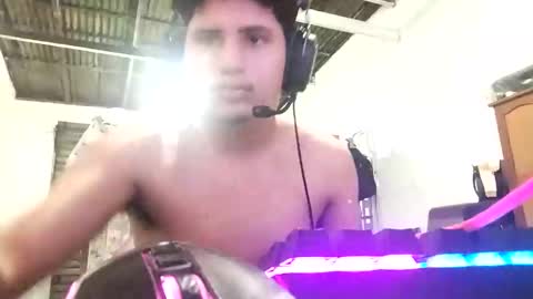 Snapshot of rodri1k chatting on 05-02-26, 03:44 rodri1k online show from 05-02-26, 03:44