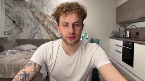 Snapshot of rodrigoveira chatting on 06-14-26, 10:45 Rodrigo online show from 06-14-26, 10:45