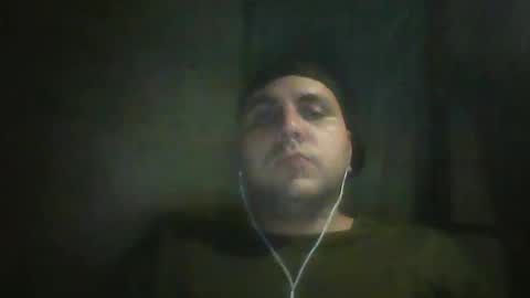 Snapshot of roger3600 chatting on 12-18-25, 01:33 Roger online show from 12-18-25, 01:33