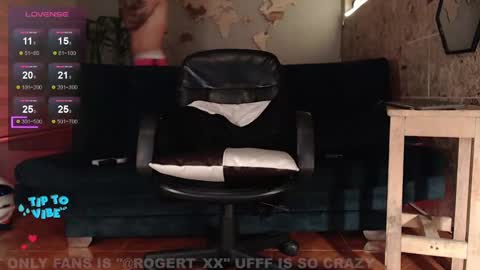 Snapshot of rogert_xx chatting on 02-28-25, 01:26 Rogert online show from 02-28-25, 01:26