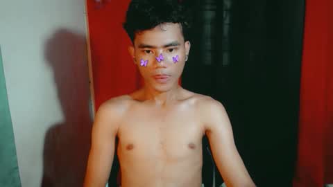Snapshot of roianboyyy chatting on 05-09-26, 05:01 roianboyyy online show from 05-09-26, 05:01