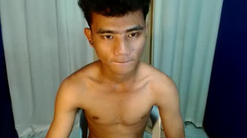 Snapshot of roianboyyy chatting on 05-10-26, 11:26 roianboyyy online show from 05-10-26, 11:26