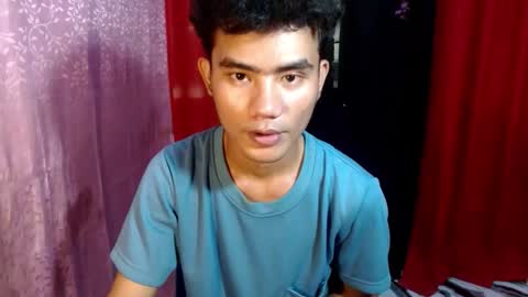 Snapshot of roianboyyy chatting on 05-24-26, 02:49 roianboyyy online show from 05-24-26, 02:49