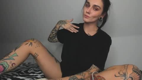 Snapshot of rokiinbaby chatting on 12-23-24, 09:08 rokiinbaby online show from 12-23-24, 09:08