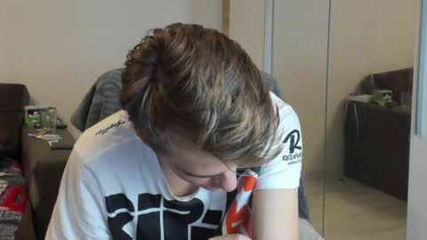 taylor fox online show from 12-19-24, 04:02