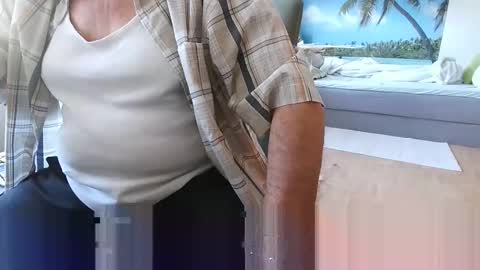 rolandloser1000 online show from 09-13-25, 07:41