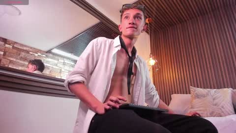 Snapshot of rolito18_ chatting on 01-21-25, 03:59 twink juli online show from 01-21-25, 03:59