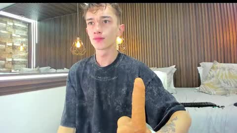 Snapshot of rolito18_ chatting on 03-01-25, 05:05 twink juli online show from 03-01-25, 05:05
