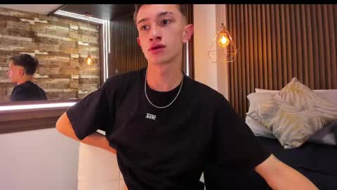 Snapshot of rolito18_ chatting on 03-09-25, 01:15 twink juli online show from 03-09-25, 01:15