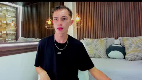 Snapshot of rolito18_ chatting on 03-10-25, 02:50 twink juli online show from 03-10-25, 02:50