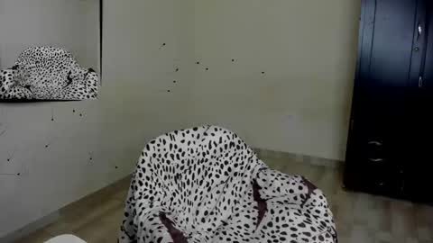 Snapshot of rolling_05 chatting on 01-19-26, 12:14 rolling_05 online show from 01-19-26, 12:14