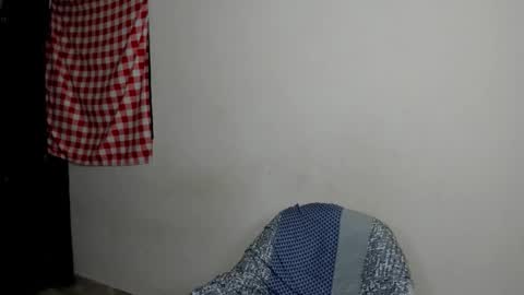 Snapshot of rolling_05 chatting on 02-20-26, 08:05 rolling_05 online show from 02-20-26, 08:05