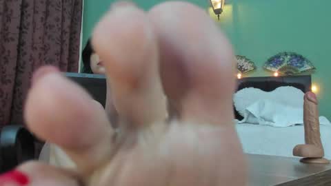 Roma Calderon online show from 05-18-26, 04:07