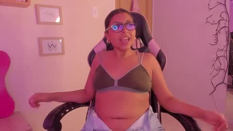 Snapshot of romaat chatting on 12-17-24, 12:23 Catalina online show from 12-17-24, 12:23