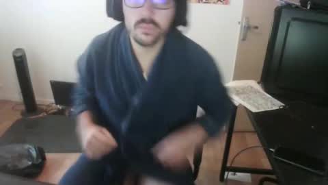 romainb72 online show from 12-04-25, 08:01