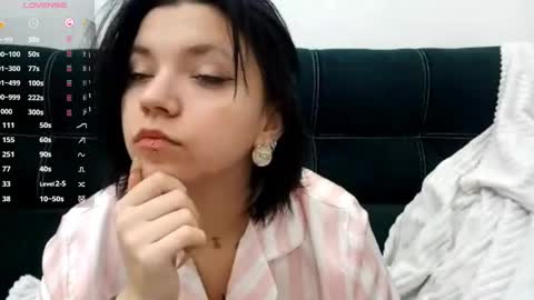 Snapshot of romeliahastert chatting on 10-03-25, 09:06 Anica online show from 10-03-25, 09:06