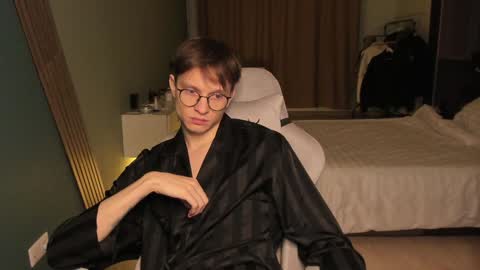 Romeo online show from 01-16-25, 05:53