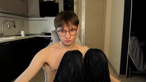 Romeo online show from 09-19-25, 09:37