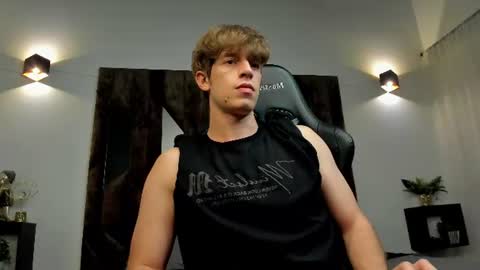 Snapshot of romeo_ricci1 chatting on 06-22-26, 07:05 Romeo Ricci online show from 06-22-26, 07:05