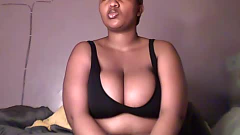 Snapshot of romina_26 chatting on 06-14-26, 03:30 Romina 26 online show from 06-14-26, 03:30