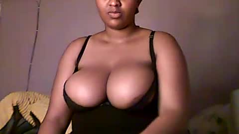 Snapshot of romina_26 chatting on 06-16-26, 02:52 Romina 26 online show from 06-16-26, 02:52