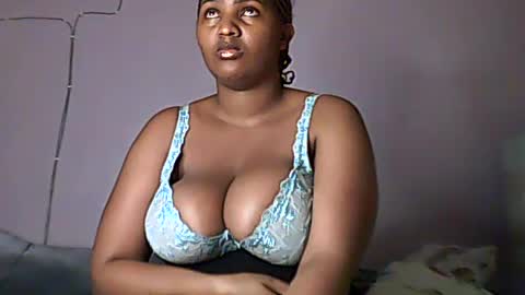 Snapshot of romina_26 chatting on 06-17-26, 03:31 Romina 26 online show from 06-17-26, 03:31