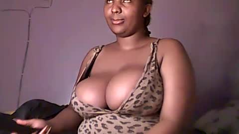 Snapshot of romina_26 chatting on 06-21-26, 03:20 Romina 26 online show from 06-21-26, 03:20