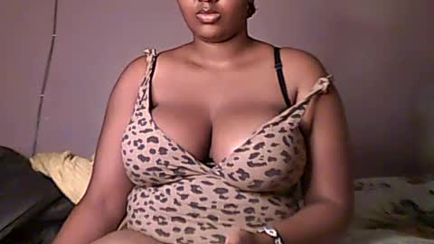 Snapshot of romina_26 chatting on 06-22-26, 03:25 Romina 26 online show from 06-22-26, 03:25