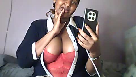 Snapshot of romina_26 chatting on 06-30-26, 11:39 Romina 26 online show from 06-30-26, 11:39