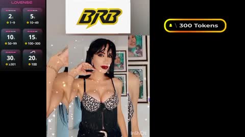 Snapshot of romynahot chatting on 12-17-24, 11:27 Romyna online show from 12-17-24, 11:27