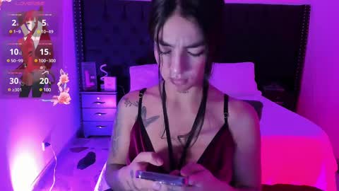 Snapshot of romyvega_ chatting on 12-10-24, 10:37 Romy Vega online show from 12-10-24, 10:37