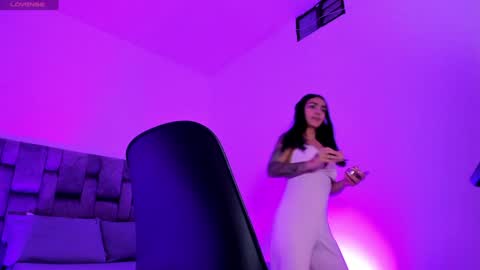 Snapshot of romyvega_ chatting on 12-27-24, 09:43 Romy Vega online show from 12-27-24, 09:43