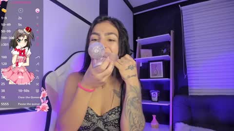 Snapshot of romyvega_ chatting on 01-11-25, 09:04 Romy Vega online show from 01-11-25, 09:04