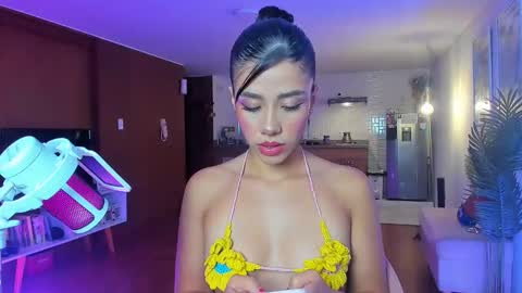 Snapshot of ronieeplay chatting on 05-03-26, 12:16 Roni online show from 05-03-26, 12:16