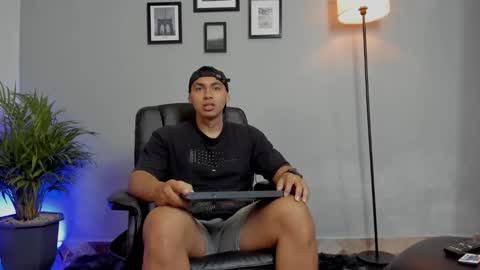 Snapshot of ronnie_canford chatting on 01-09-26, 06:53 RonnieCanford online show from 01-09-26, 06:53