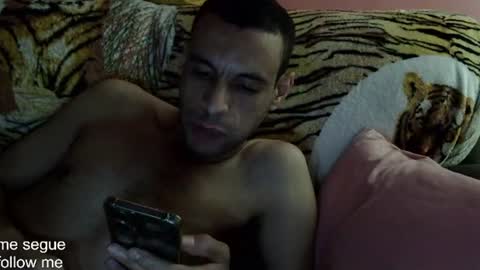 Snapshot of ronnispoto chatting on 01-18-25, 12:26 ronny online show from 01-18-25, 12:26