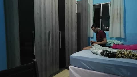 Snapshot of ronnispoto chatting on 12-18-25, 12:49 ronny online show from 12-18-25, 12:49