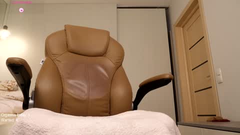 Snapshot of ronny_ponny chatting on 12-08-24, 04:39 RonnyPonny online show from 12-08-24, 04:39