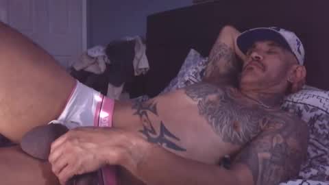 Snapshot of roodogzxl chatting on 12-17-25, 08:26 roodogzxl online show from 12-17-25, 08:26