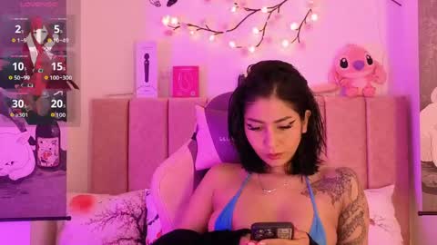 Snapshot of roose_eva chatting on 05-15-26, 11:06 roose eva online show from 05-15-26, 11:06