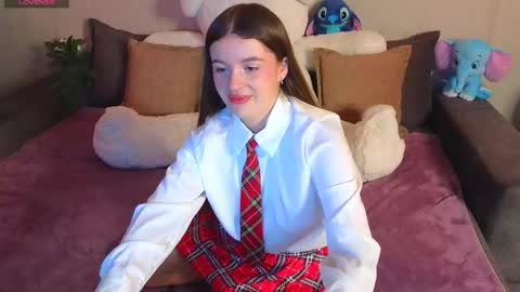 Snapshot of roraline_lov chatting on 03-08-26, 05:28 roraline_lov online show from 03-08-26, 05:28