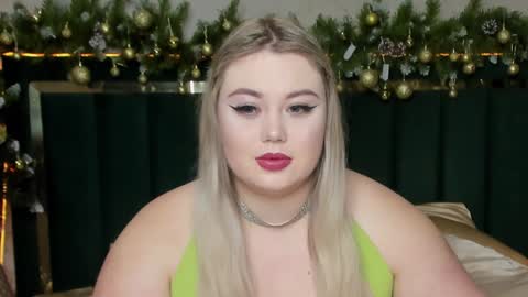 Chloe online show from 01-15-25, 01:34